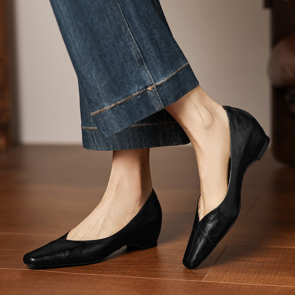 Noémie Square-Toe Leather Flat